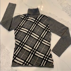 Burberry Gray and Pink Turtleneck Sweater size small